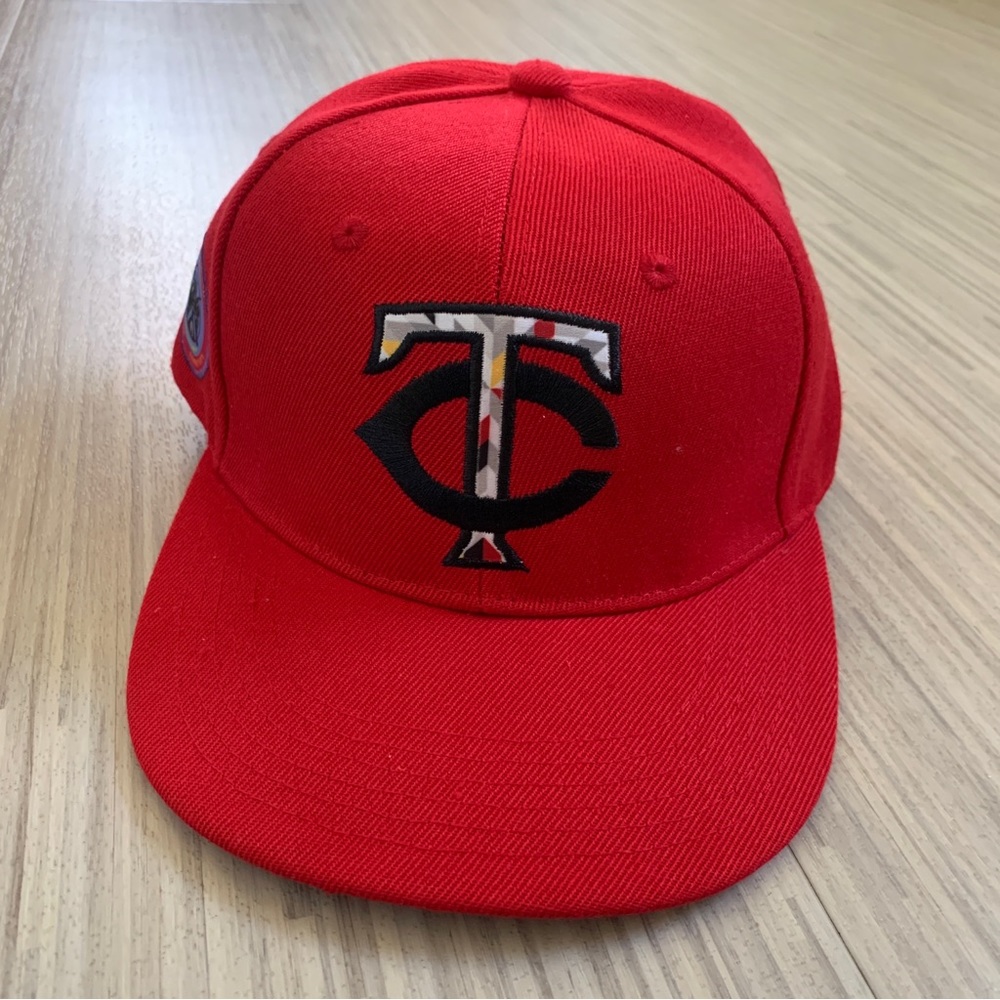 MN Twins SnapBack Baseball Cap Sponsored by Prairie Island Indian Community NWOT
